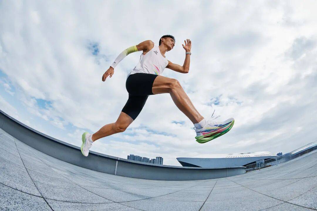 世界杯比赛在线观看地址-中国马拉松跨入&amp;quot;205时代&amp;quot;背后，一款跑鞋的二十年押注